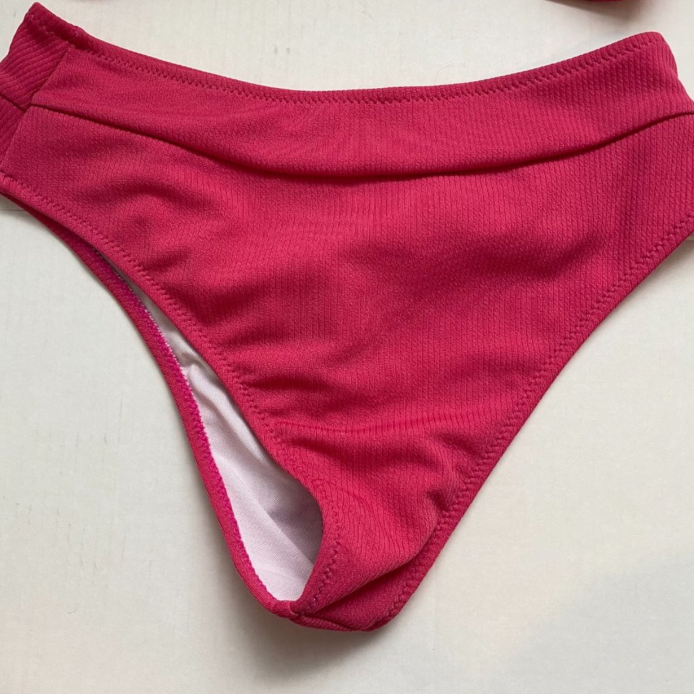 Pink Bikini - Picture 4 of 9